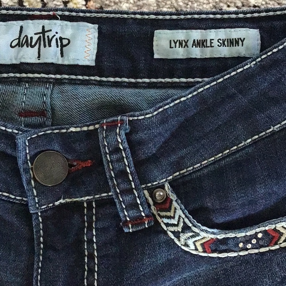 DAYTRIP Jeans! 👖 - Picture 4 of 6